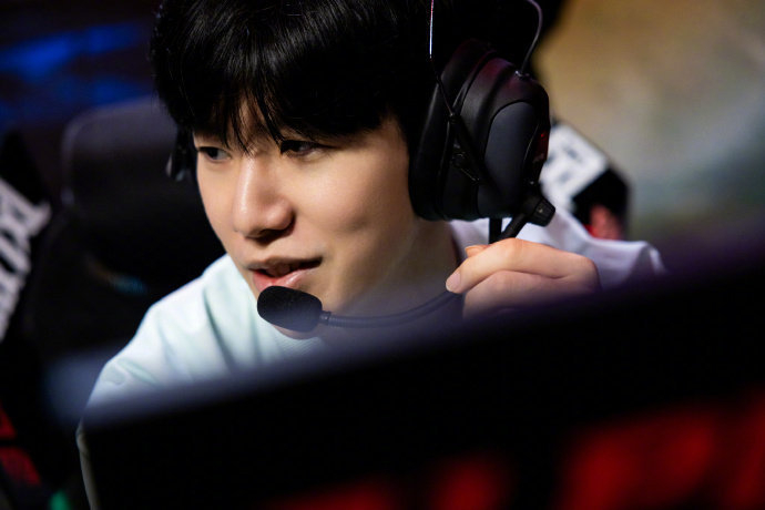 尤其是在规 尤其是在规