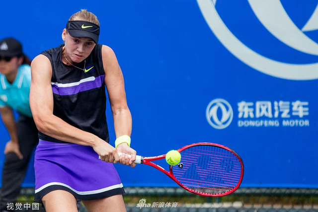 因此她非常 因此她非常